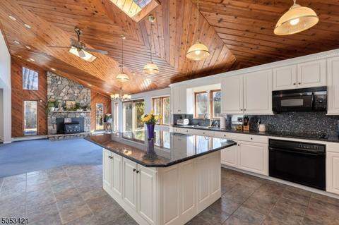 286 Summit Rd, Mountainside, NJ 07092 photo 7