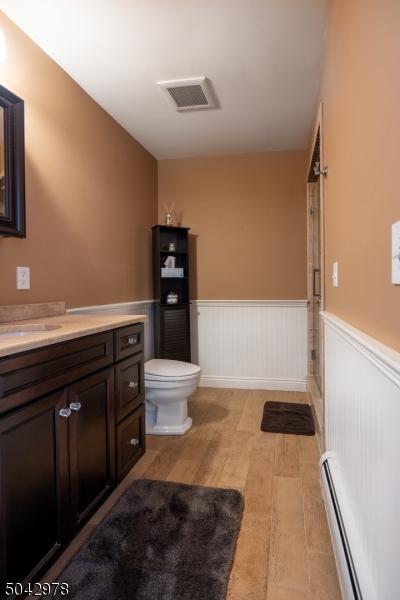 44 Ponds Cir, Wayne, NJ 07470 photo 8