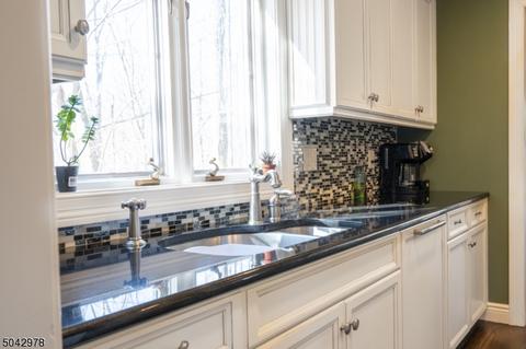 44 Ponds Cir, Wayne, NJ 07470 photo 2