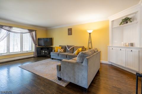 44 Ponds Cir, Wayne, NJ 07470 photo 5
