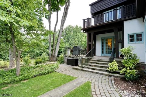 507 E Saddle River Rd, Upper Saddle River, NJ 07458 photo 3