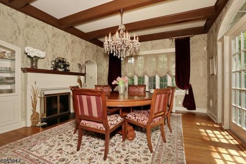 507 E Saddle River Rd, Upper Saddle River, NJ 07458 photo 2