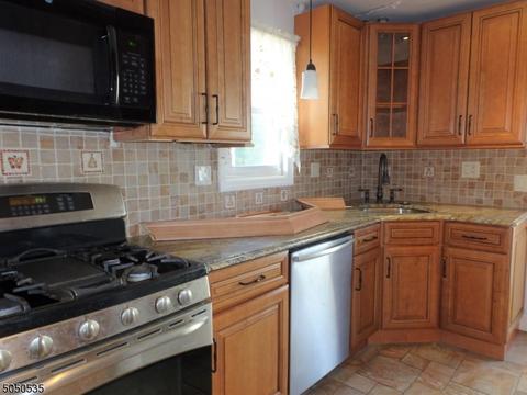 366 E Midland Ave, Paramus, NJ 07652 photo 8