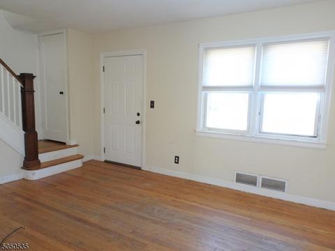366 E Midland Ave, Paramus, NJ 07652 photo 3