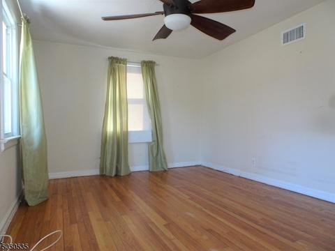 366 E Midland Ave, Paramus, NJ 07652 photo 12
