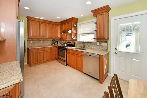 18 Valley Rd, Nutley, NJ 07110 photo 8