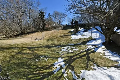 18 Valley Rd, Nutley, NJ 07110 photo 3