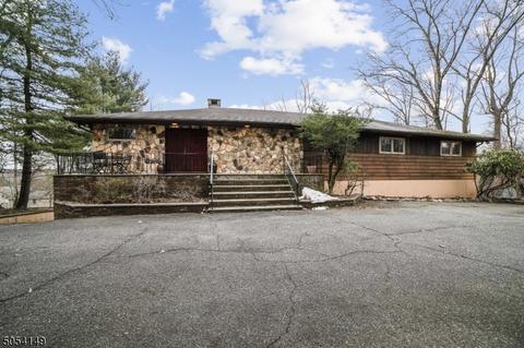 46 Riverview Ter, Upper Saddle River, NJ 07458 photo 21