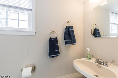 27 Mandon Dr, Wayne, NJ 07470 photo 11