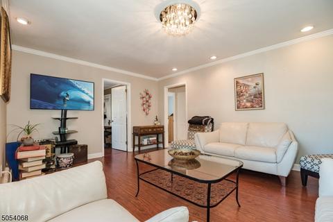 8 Lyncrest Ter, Wayne, NJ 07470 photo 5