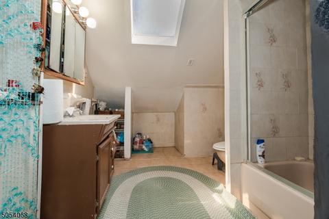 8 Lyncrest Ter, Wayne, NJ 07470 photo 14