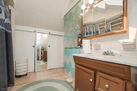 8 Lyncrest Ter, Wayne, NJ 07470 photo 15