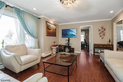 8 Lyncrest Ter, Wayne, NJ 07470 photo 3