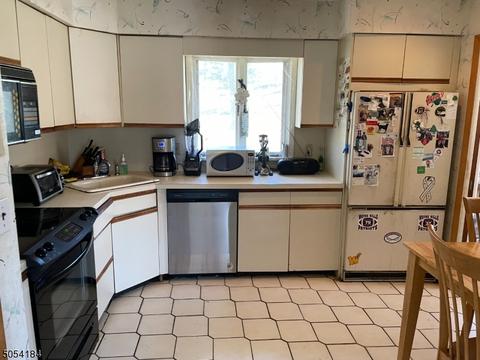 7 Iowa Rd, Wayne, NJ 07470 photo 4