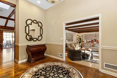 90 Circle Ave, Wayne, NJ 07470 photo 5