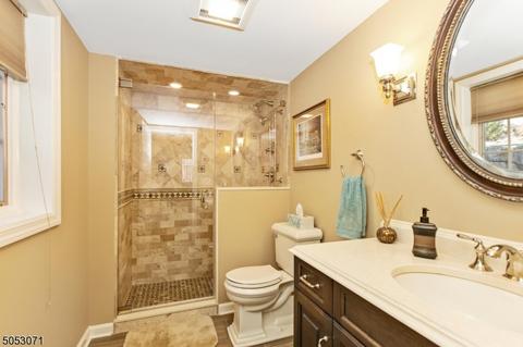 90 Circle Ave, Wayne, NJ 07470 photo 22