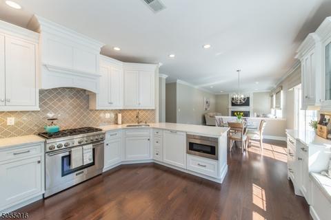 75 Atherton Ct, Wayne, NJ 07470 photo 3