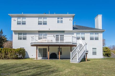 75 Atherton Ct, Wayne, NJ 07470 photo 2