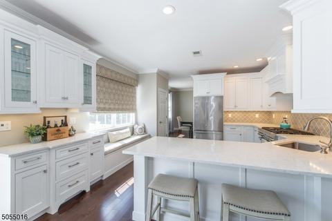75 Atherton Ct, Wayne, NJ 07470 photo 4