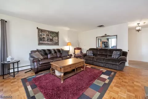 292 Beech Ter, Wayne, NJ 07470 photo 5