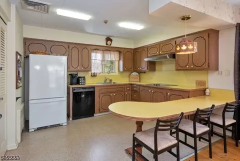292 Beech Ter, Wayne, NJ 07470 photo 8