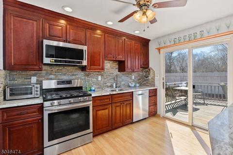 147 Lee Dr, Middlesex, NJ 08846 photo 8
