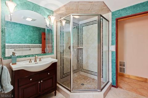 147 Lee Dr, Middlesex, NJ 08846 photo 17
