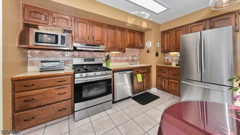 2 Midwood Pl, Wayne, NJ 07470 photo 8