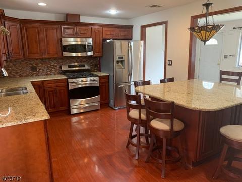 9 Laytham Dr, Wayne, NJ 07470 photo 4