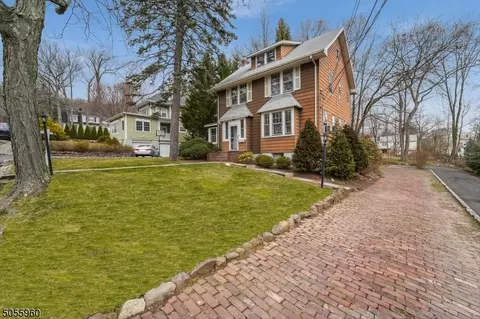63 Maple St, Millburn, NJ 07041 photo 2