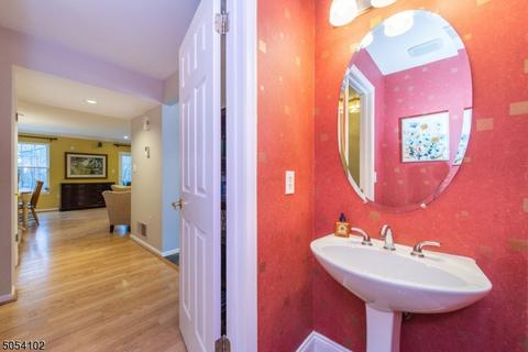 131 Bobolink Ct, Wayne, NJ 07470 photo 15