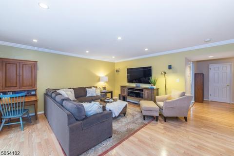 131 Bobolink Ct, Wayne, NJ 07470 photo 10