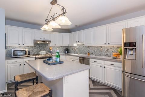 131 Bobolink Ct, Wayne, NJ 07470 photo 6