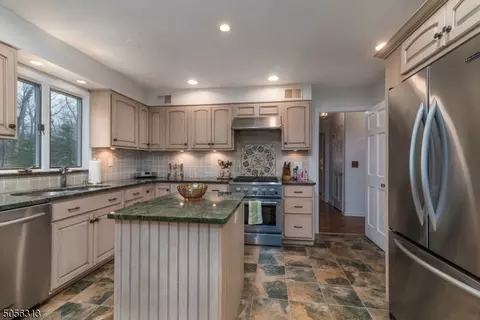 39 Mill Glen Rd, Upper Saddle River, NJ 07458 photo 10