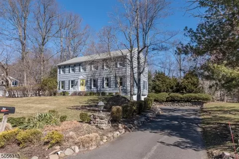 39 Mill Glen Rd, Upper Saddle River, NJ 07458 photo 2
