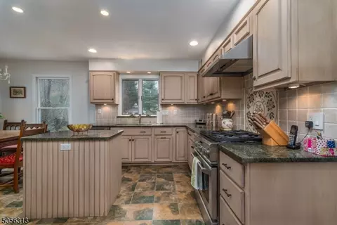 39 Mill Glen Rd, Upper Saddle River, NJ 07458 photo 9