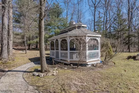 39 Mill Glen Rd, Upper Saddle River, NJ 07458 photo 25