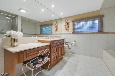 58 Spruce Ter, Wayne, NJ 07470 photo 20