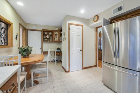 58 Spruce Ter, Wayne, NJ 07470 photo 6