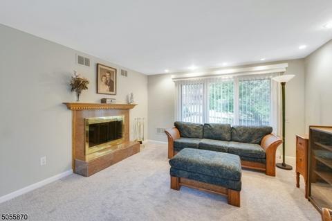 58 Spruce Ter, Wayne, NJ 07470 photo 2