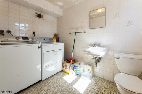 257 Andover Dr, Wayne, NJ 07470 photo 16