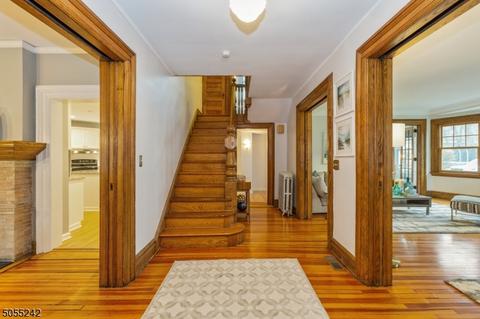 142 Haddon Pl, Montclair, NJ 07043 photo 3