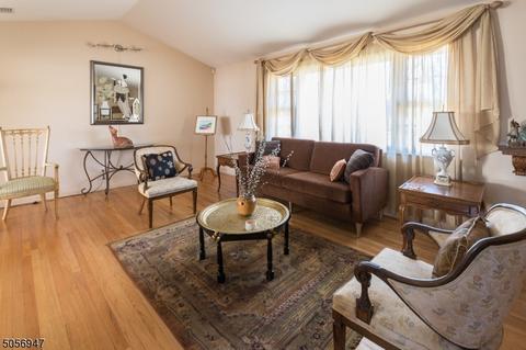12 Halco Dr, Paramus, NJ 07652 photo 3