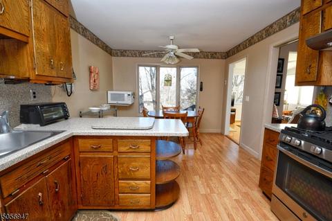 12 Halco Dr, Paramus, NJ 07652 photo 2