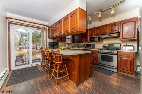 255 E 4th Ave, Roselle, NJ 07203 photo 8