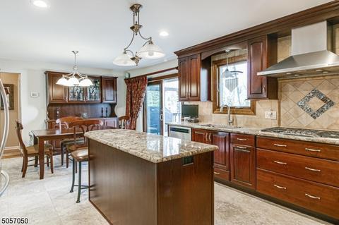 1366 Mohawk Dr, Mountainside, NJ 07092 photo 7