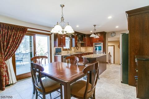 1366 Mohawk Dr, Mountainside, NJ 07092 photo 6