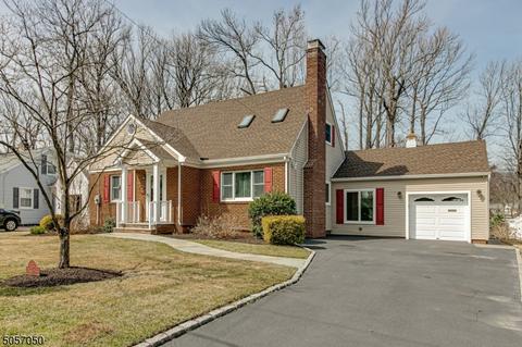 1366 Mohawk Dr, Mountainside, NJ 07092 photo 2