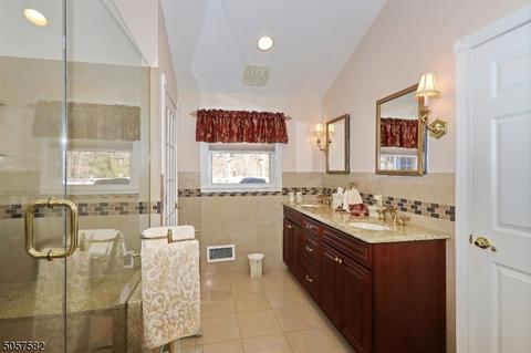 1104 Saddlebrook Rd, Mountainside, NJ 07092 photo 14