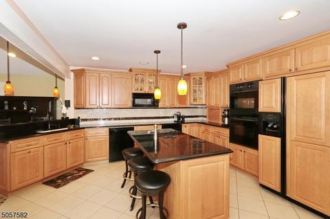 1104 Saddlebrook Rd, Mountainside, NJ 07092 photo 5